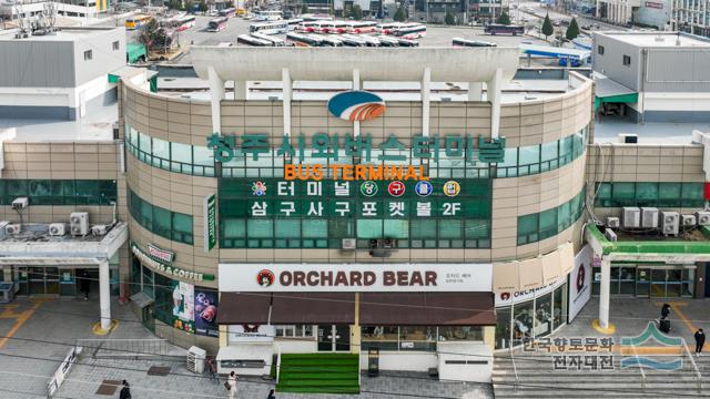 청주시외버스터미널 정면 출입구