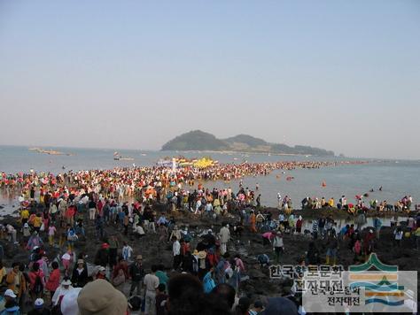 2004년 영등축제 중 바닷길 행사