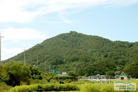 연미산