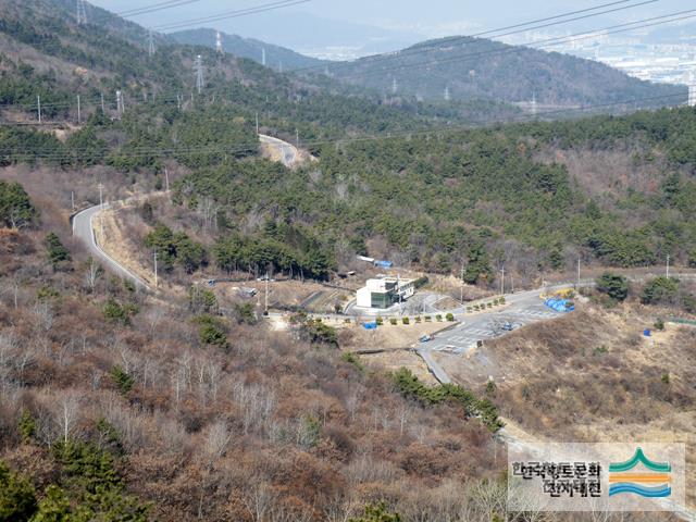 안민 고개 전경