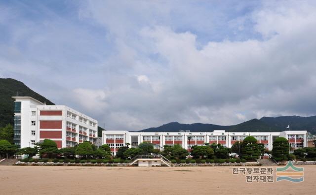 진해 여자 고등학교 전경