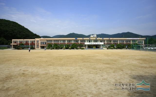 진전 중학교 전경