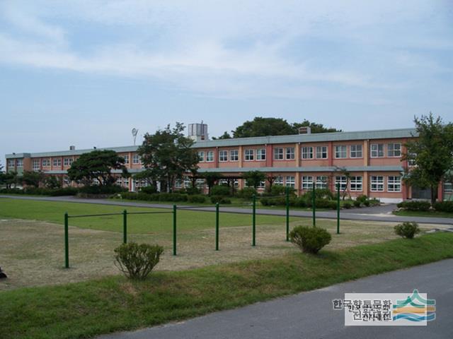 동국대학교 사범대학부속 금산중학교 - 디지털김제문화대전