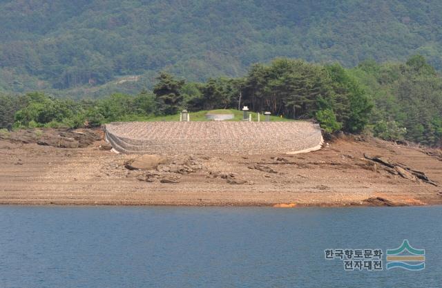 숭조 묘 전경