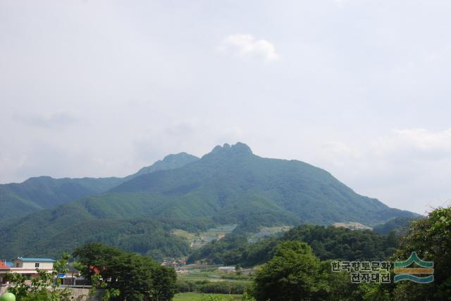월악영봉 전경