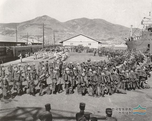 부산항 베트남 파병 장병 출발
