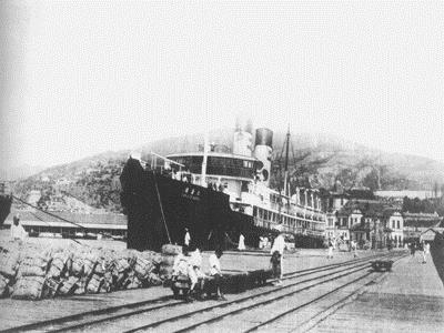 부산항 제1잔교 부두에 정박 중인 덕수환[1923년] 썸네일 이미지
