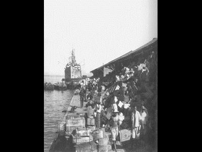부산항 제2부두의 군수 물자[1950년] 썸네일 이미지