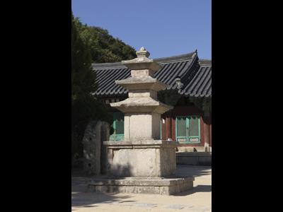 부산 범어사 삼층석탑 썸네일 이미지
