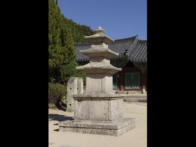 부산 범어사 삼층석탑 썸네일 이미지