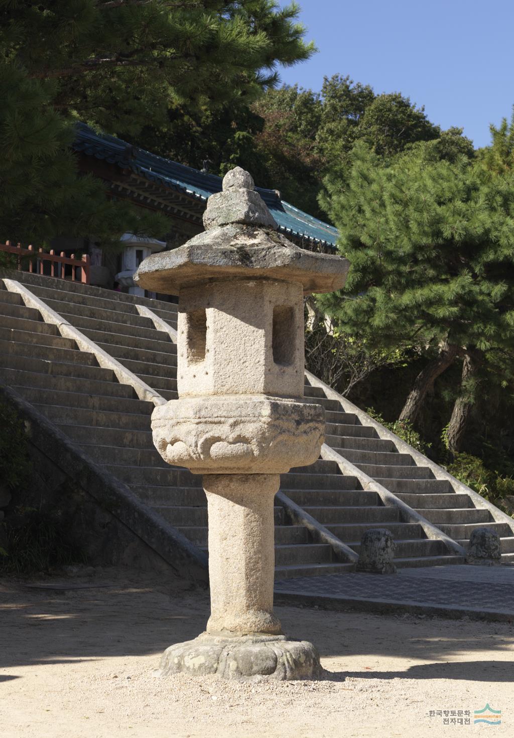 범어사 석등