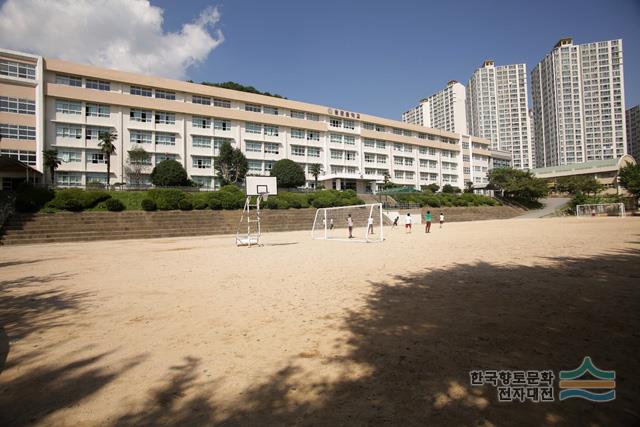 용문중학교