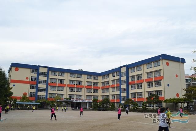 덕포여자중학교
