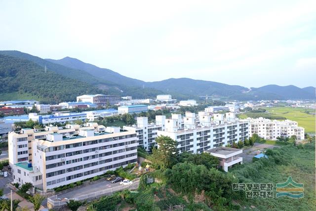달산리 강변 마을