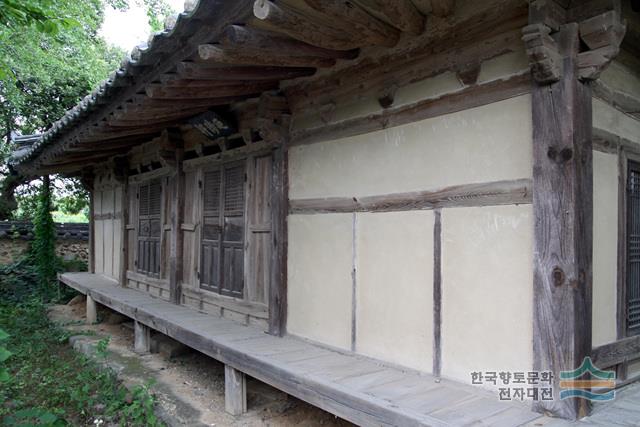 남강정사 배면