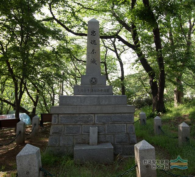 충혼 불멸탑 정면
