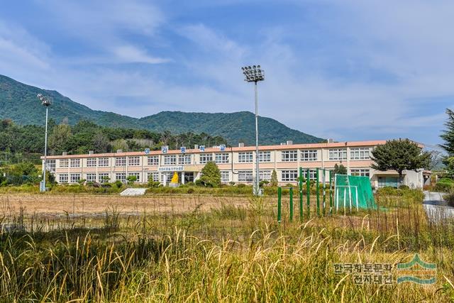 마리 중학교 전경