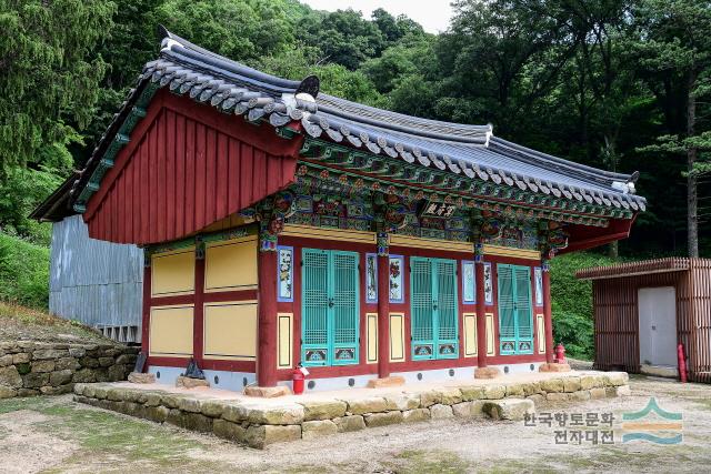 화암사 명부전