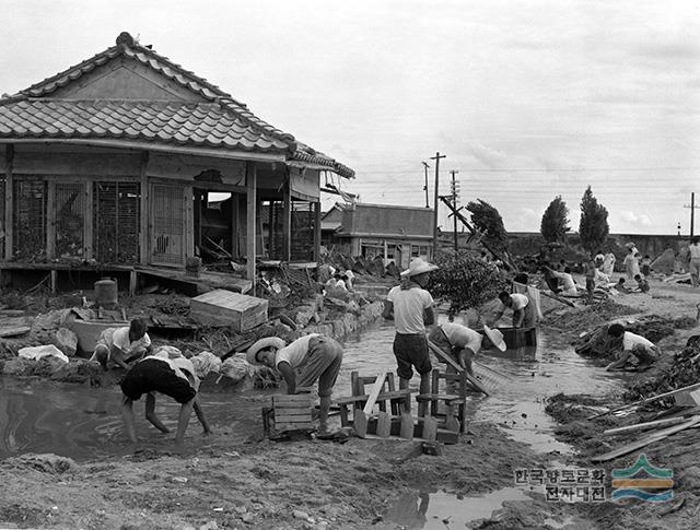 영주 대홍수 피해 복구 현장[1961년]