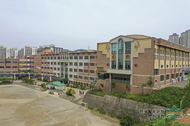 순천팔마중학교