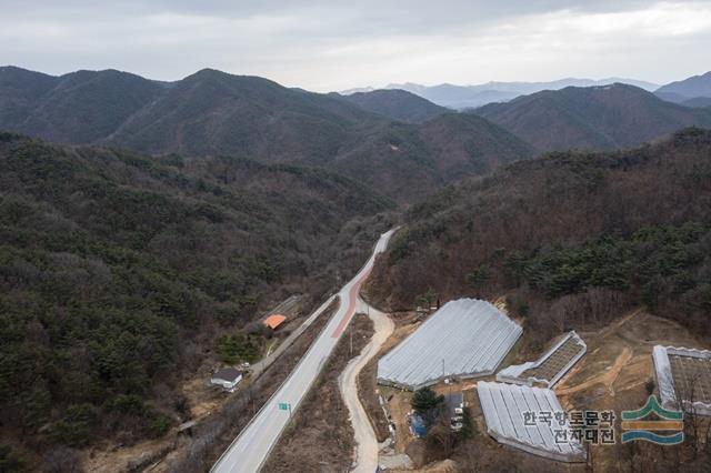 용암리에서 본 살티재 원경