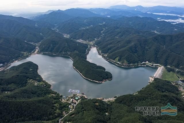 독용산에서 본 성주호 전경