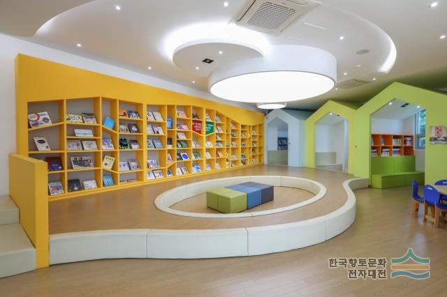 대구출판산업지원센터 북키즈 내부