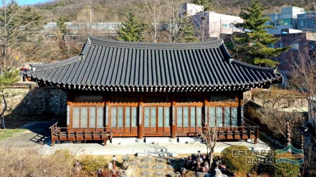 인산정사 전면