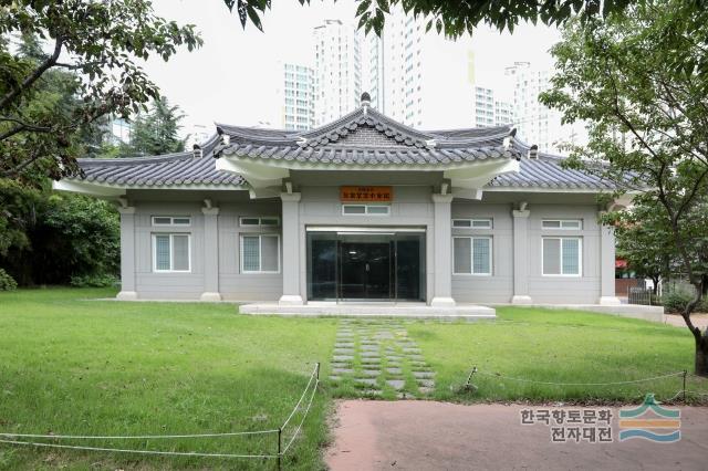 상인동 단양우씨 세거지 종중회관 전면