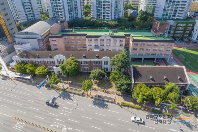 구 대구사범학교 본관과 강당 전면