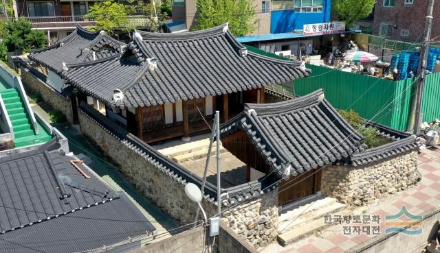 첨모재 전경