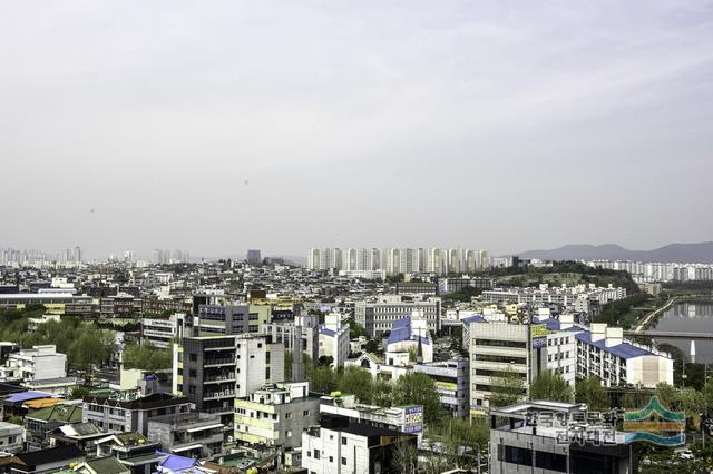 해맞이공원에서 바라 본 신암동