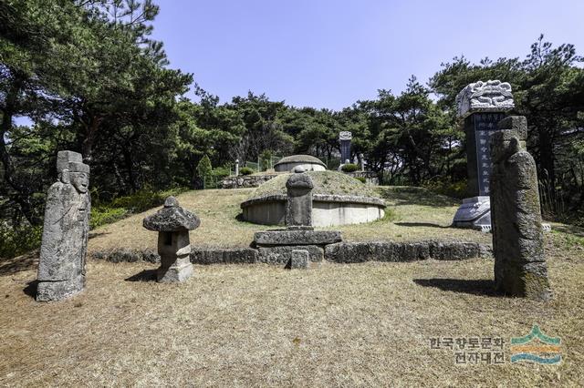 정수충 묘소