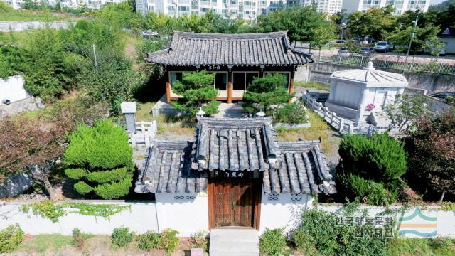 매곡리 학화재 전경